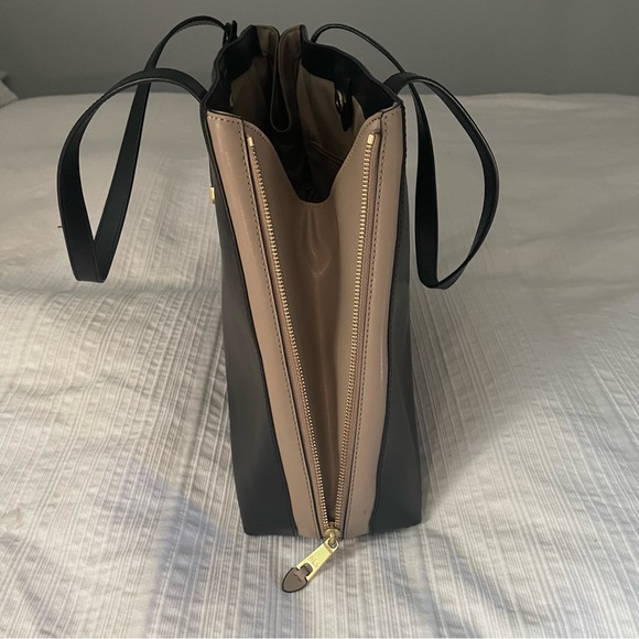 Lauren Ralph Lauren Large Black Leather Expandable Shoulder Purse - Picture 6 of 8